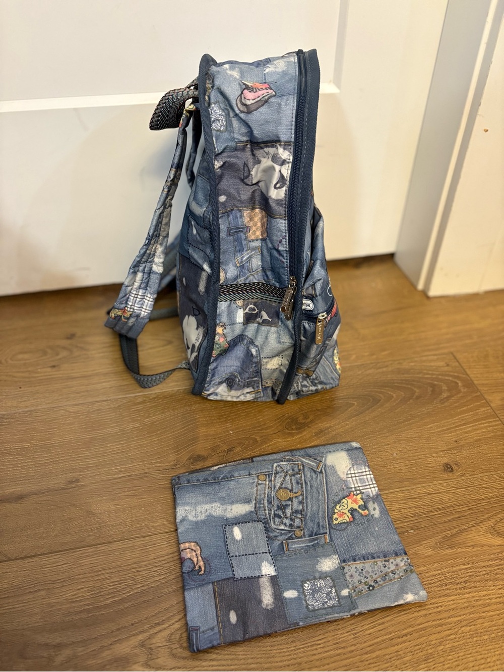 LeSportsac Denim Patch Print Backpack in Blue with Cosmetic Pouch Bag Like New - Picture 3 of 10